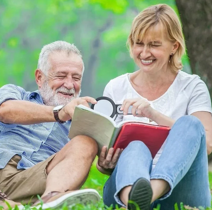 30x Magnifying Glass For Seniors - TRENDVYO
