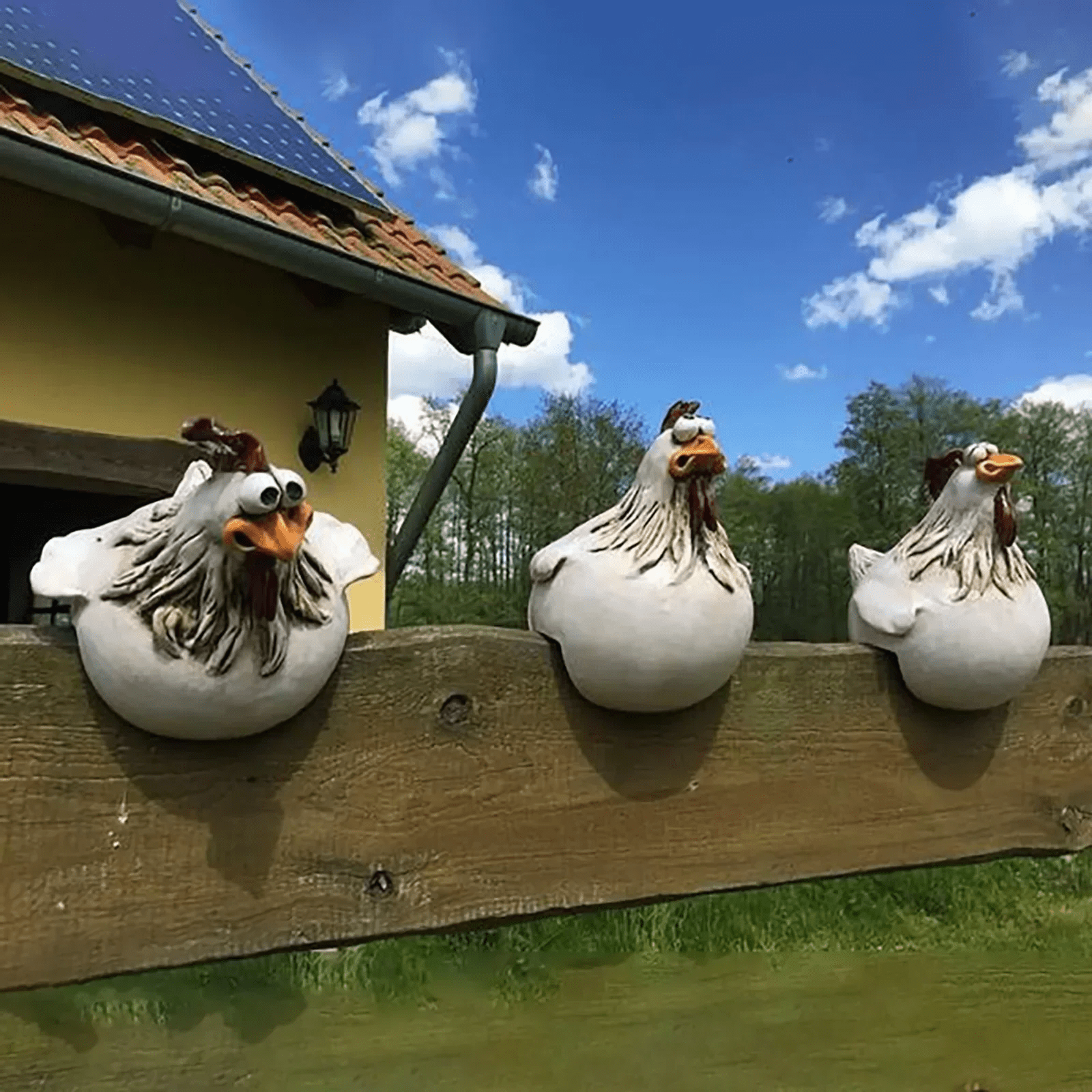 Funny Chicken Fence Decor – Resin Garden Statues - TRENDVYO