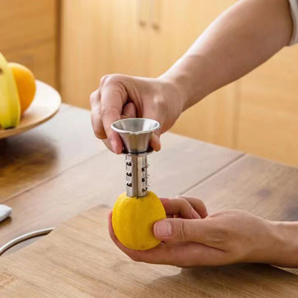 Stainless Steel Manual Lemon Juicer - TRENDVYO