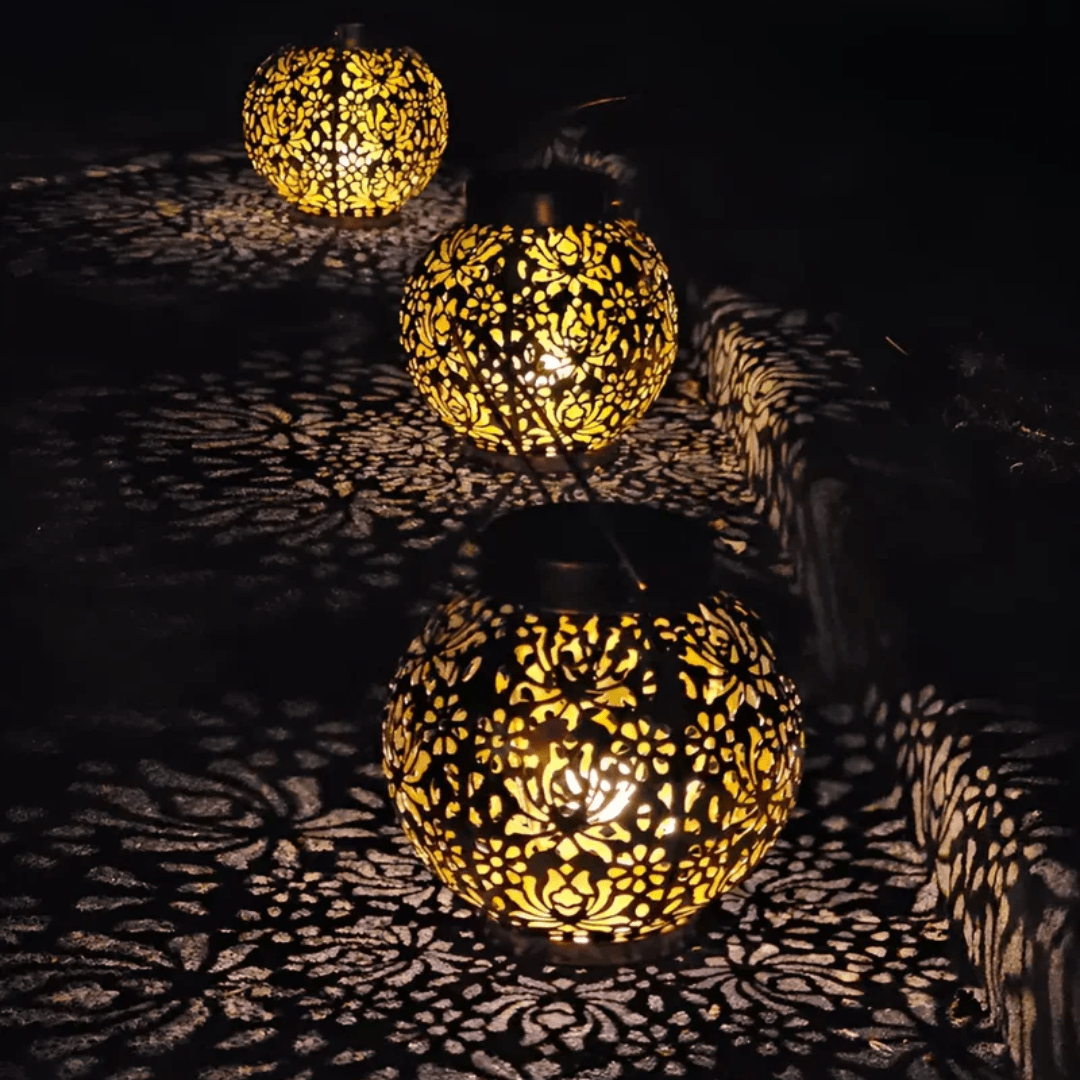 Weatherproof LED Solar Pendant Light For The Garden - TRENDVYO