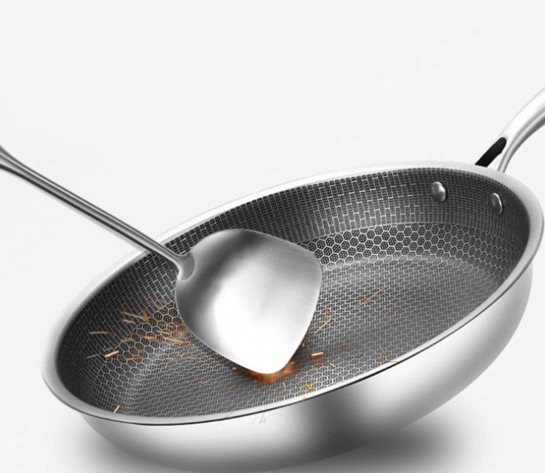 Stainless steel frying pan with non-stick coating for effortless cooking - TRENDVYO